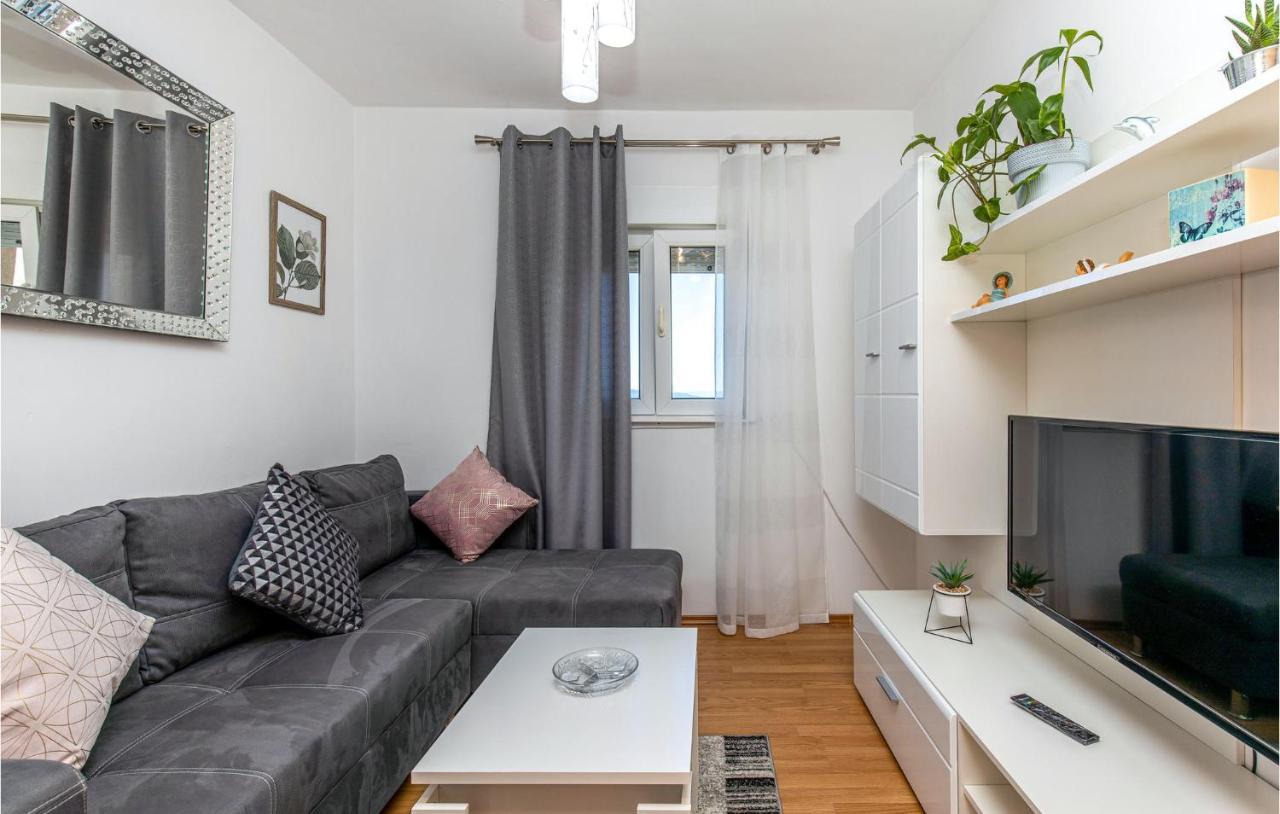 Amazing Apartment In Kostrena With 1 Bedrooms And Wifi Екстериор снимка