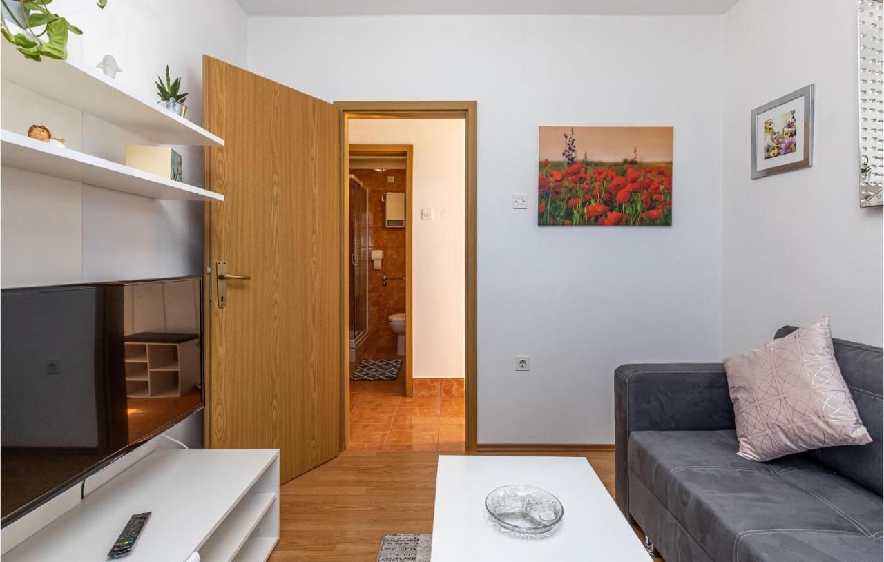 Amazing Apartment In Kostrena With 1 Bedrooms And Wifi Екстериор снимка