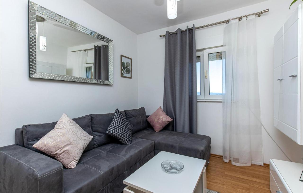 Amazing Apartment In Kostrena With 1 Bedrooms And Wifi Екстериор снимка